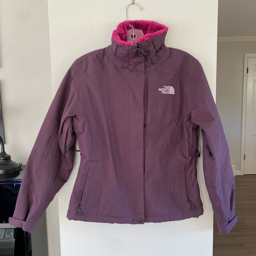 North Face Women’s Hyvent Sherpa lined insulated waterproof jacket